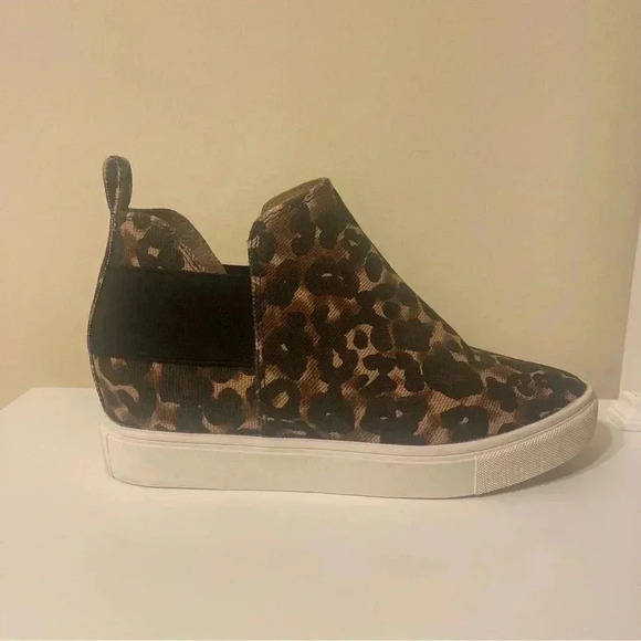 Steve Madden Crushin Leopard Slip On Wedge Sneakers Size 8 - Picture 3 of 10